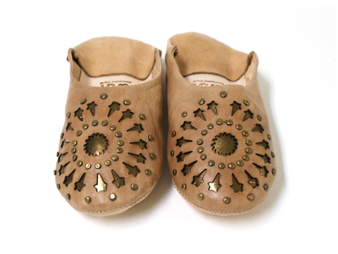 スタッズラウンドバブーシュ